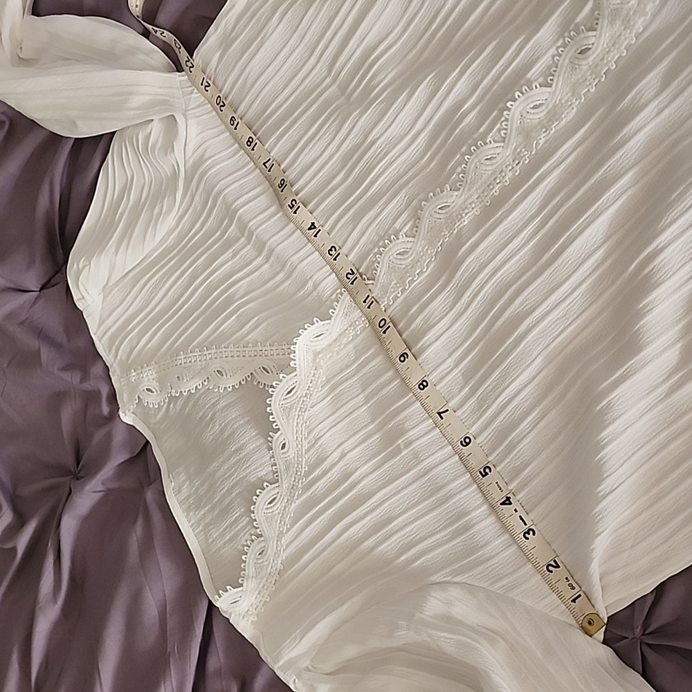 V-Neck Blouse, 2X, white, p2p 22,NWOT - Picture 8 of 9